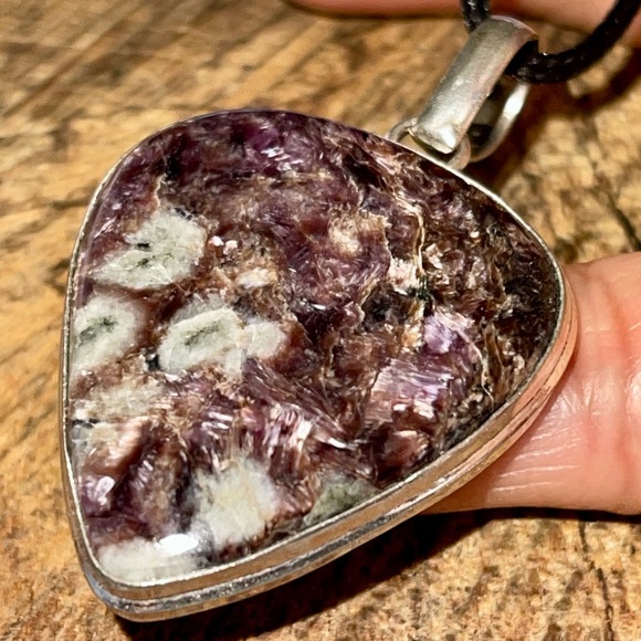 Deep Purple Chariote Pendant 2” - Picture 4 of 16